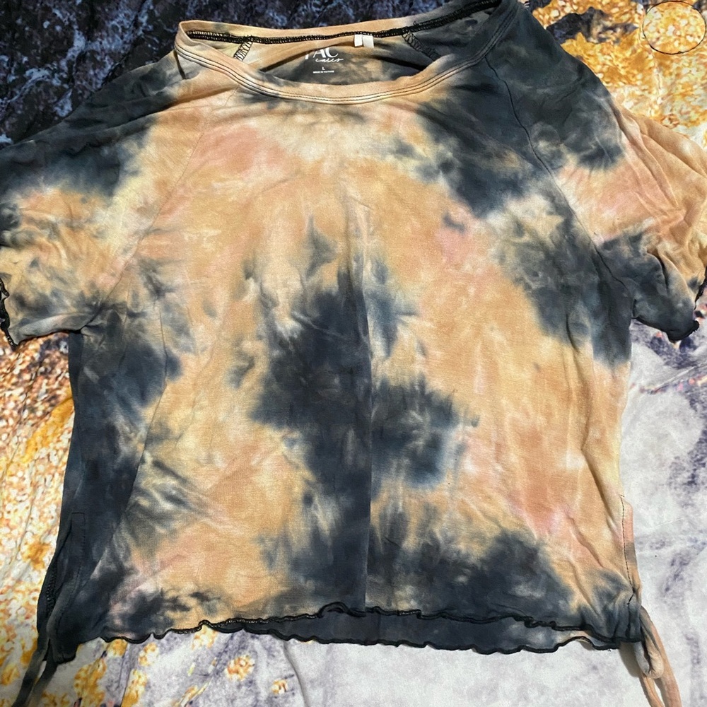 Crop top with strings on sides